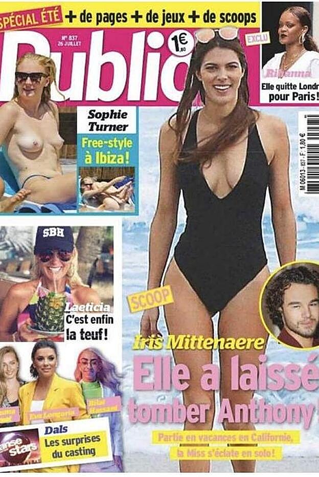 Arriba a la izqueirda se puede ver esa imagen de Sophie Turner en topless'.