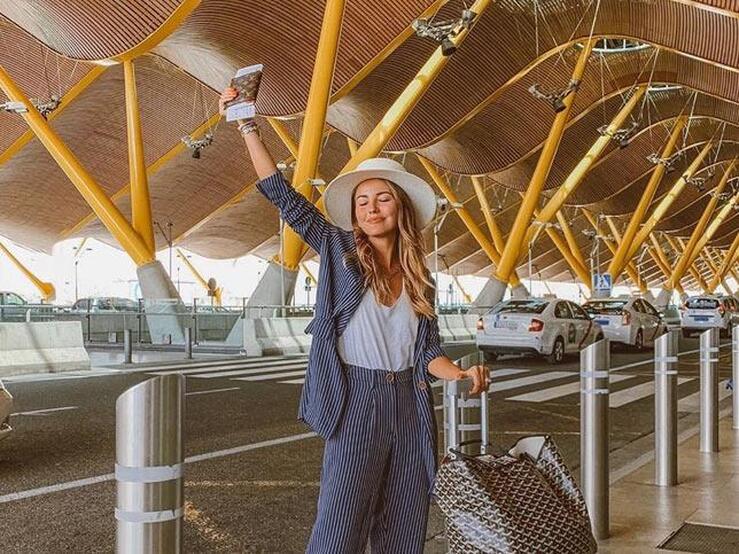 Fotos: Los mejores looks para viajar con estilo en avión, según las influencers