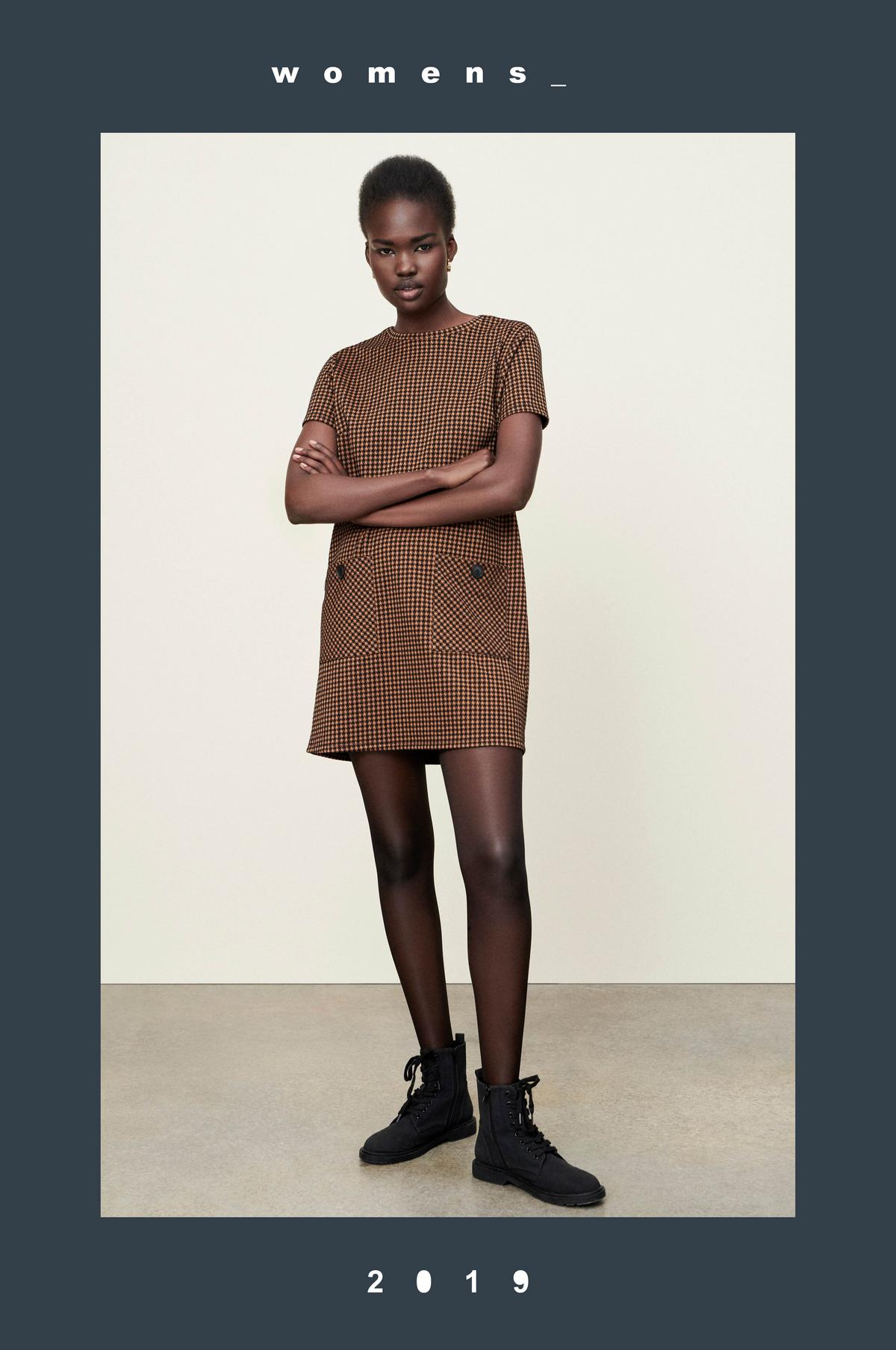 Vestido con diseño pata de gallo: 14 euros. En Primark.