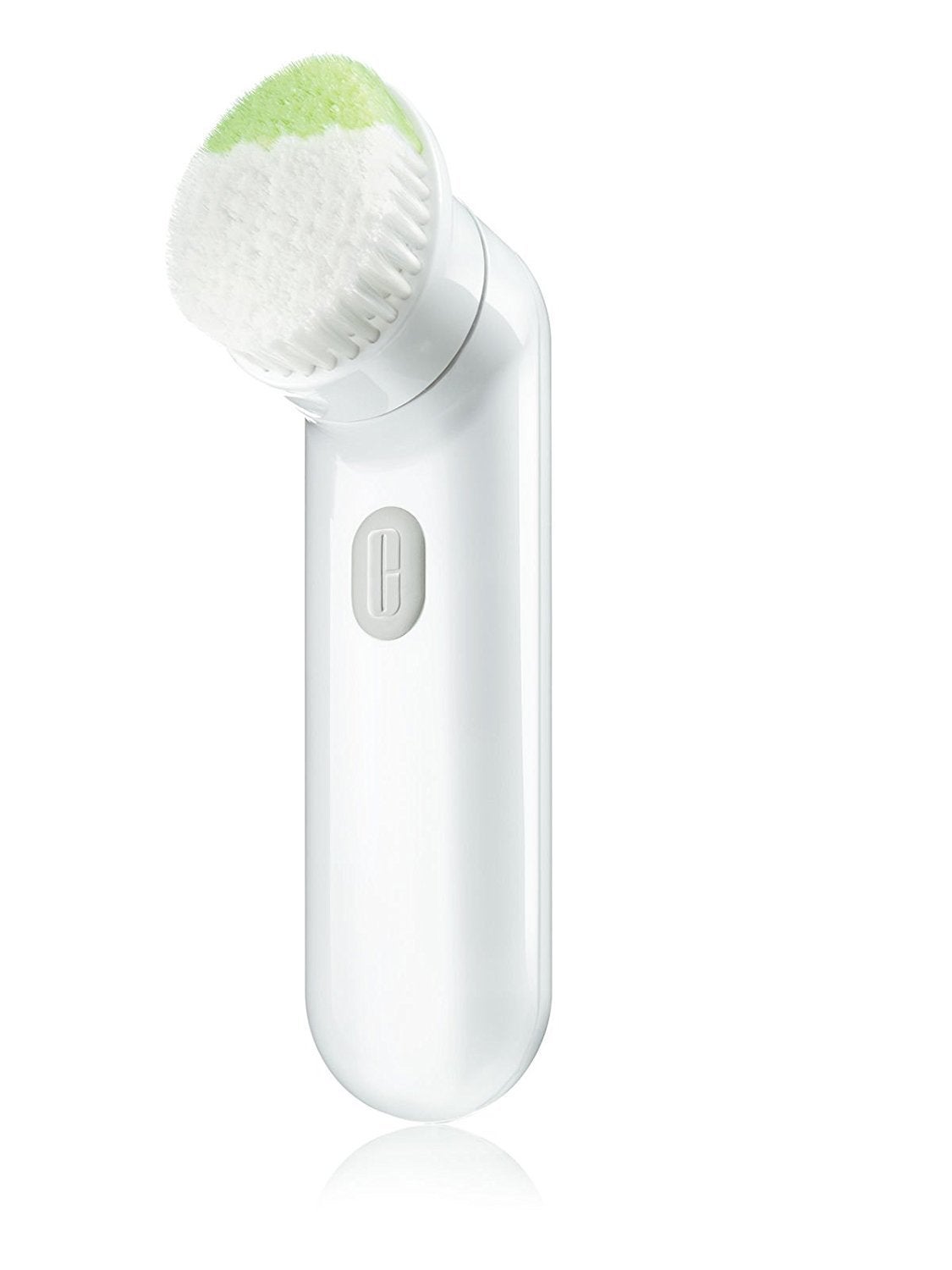 Desarrollado por dermatólogos para garantizar una limpieza profunda, el cepillo purificador de Clinique viene con dos tipos de aditamentos de cerdas, sensibles y de todo tipo de piel, que excavan la suciedad y desatascan los poros para una piel más suave y saludable. (124 €).