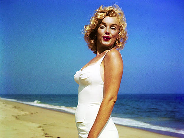 La actriz en la playa (Sam Shaw).