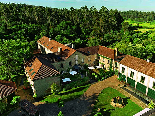 Vista aérea de A Quinta da Auga, una finca gallega donde lo eco no está reñido con el lujo.