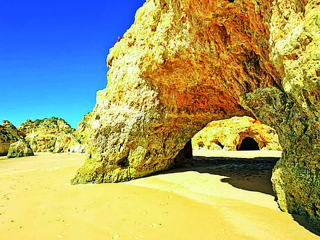 Portugal es un paraíso que se encuentra muy cerca. Una buena forma de descubrirlo es recorrer a pie o en bicicleta la Ruta Vicentina.