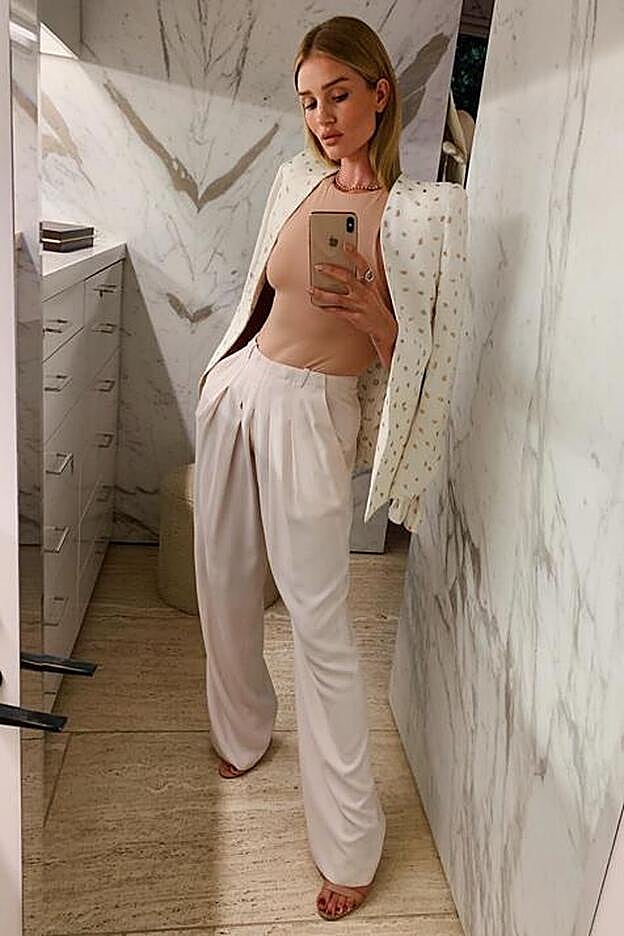 En tono nude, es el mismo body de lycra de ara (12,95 euros).