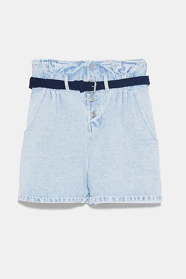 Short de tiro alto con pliegues en cintura, 22,95 euros.