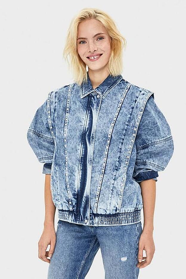 Cazadora de la nueva colección de Bershka.