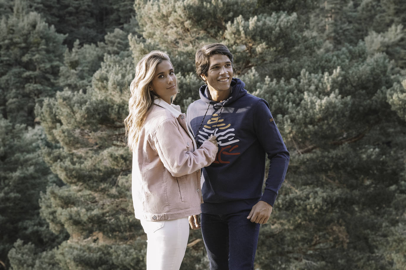 María Pombo y Pablo Castellano se han convertido en una de las parejas más mediáticas de Instagram en nuestro país. Ahora, además, son imagen de la nueva colección 'eco friendly' de Springfield.