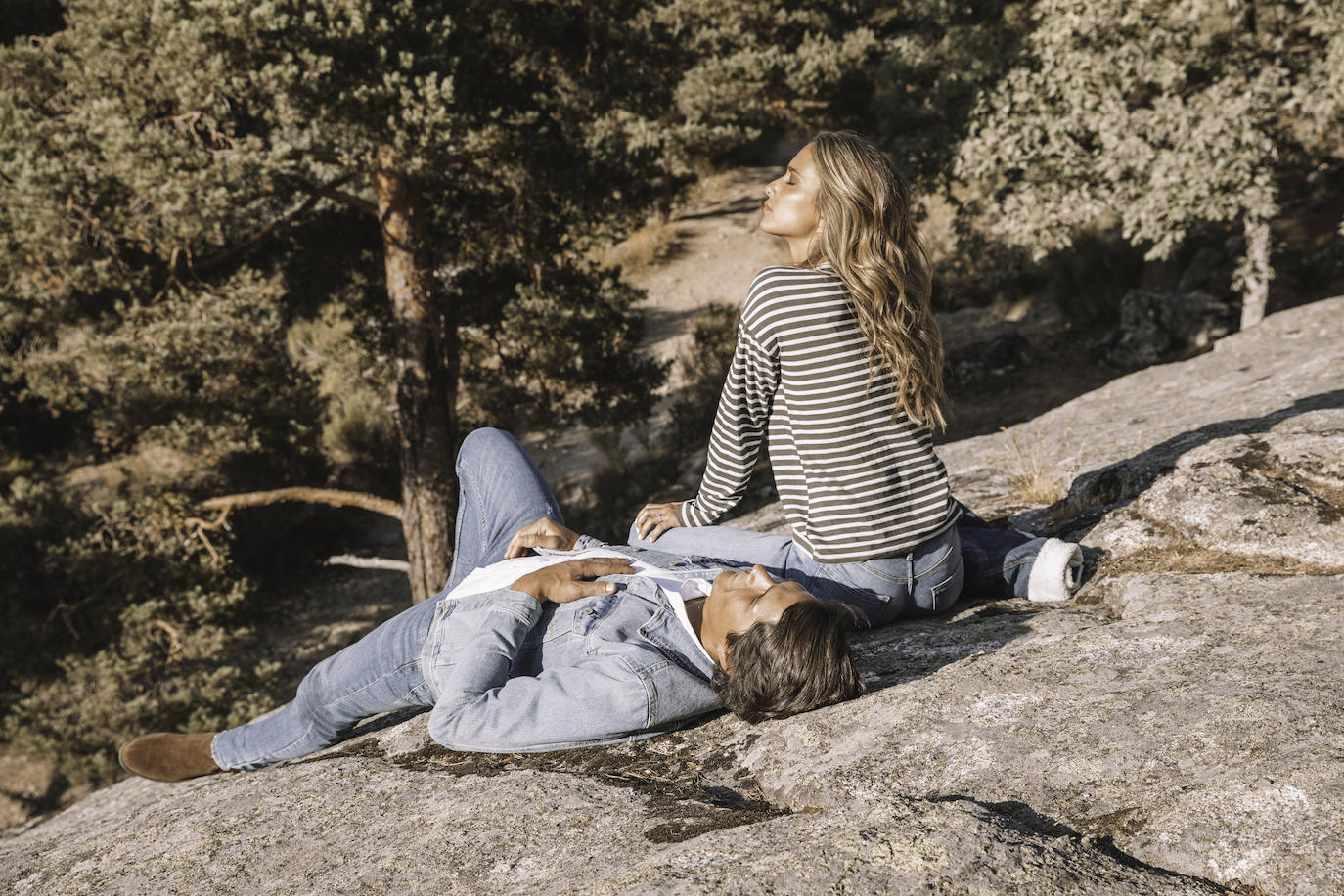 El cuidado del medio ambiente, así como la libertad de celebrar la individualidad y originalidad en el estilo de cada uno, son algunos de los puntos clave que comparten María Pombo y Pablo Castellano con Springfield.