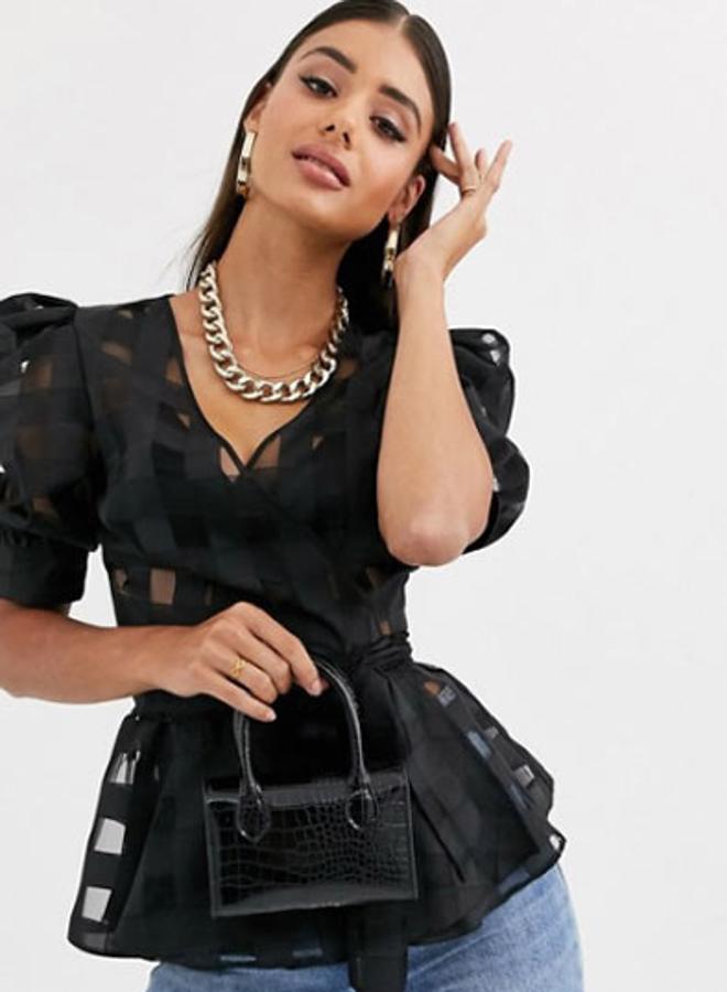 Top cruzado de organza con manga corta y estampado de cuadros,  43,99 euros .