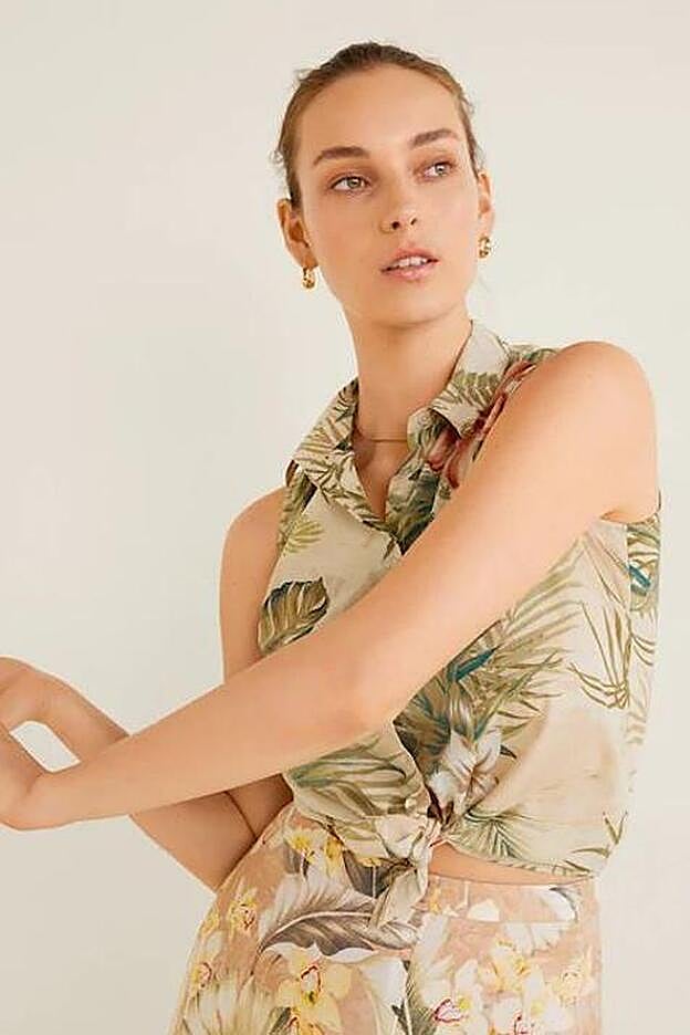 lLa camisa que ha llevado Nagore Robles es de Mango y está rebajada a 22,99 euros