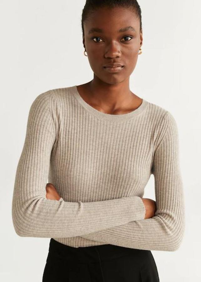 Un básico de fondo de armario en un tono que pega con todo, de Mango (19,99 euros).