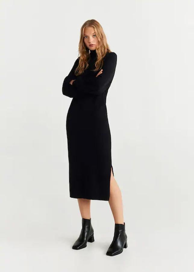 Vestido con cuello alto en color negro, 29,99 euros.