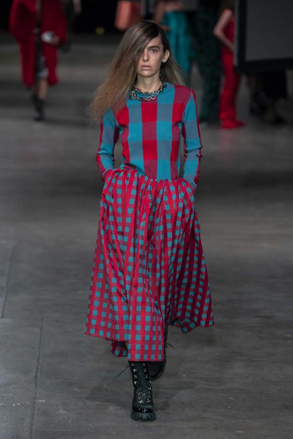 Desfile P/V 2020 de Marques'Almeida.