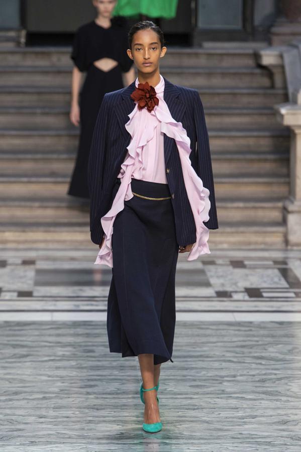 Desfile P/V 2020 de Victoria Beckham.