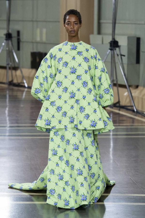 Desfile P/V 2020 de Emilia Wickstead.