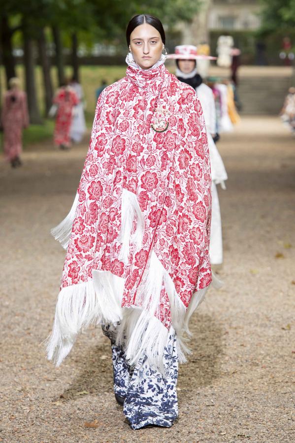 Desfile P/V 2020 de Erdem.