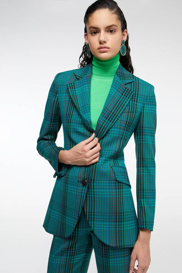 De cuadros pero en tonos originales dentro de la gama de verdes, de Sfera (59,99 euros).