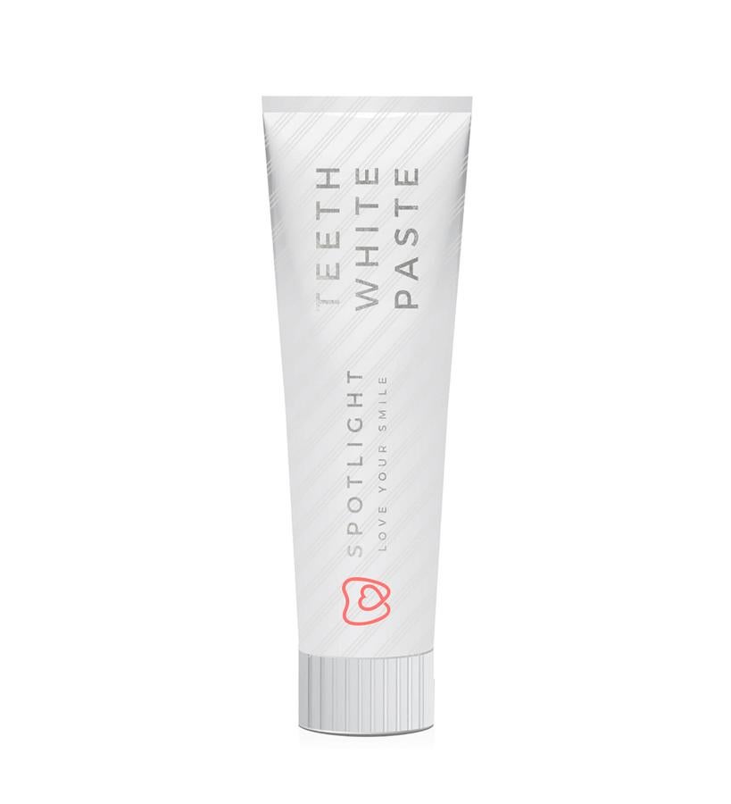 Esta pasta dentrífica blanqueadora fortalece al mismo tiempo el esmalte dental, resultando muy eficaz para incluir en tu régimen diario de cuidado bucal. Utilizando los últimos avances en odontología, la pasta contiene peróxido de hidrógeno, el contrastado agente blanqueador activo más efectivo que descompone las manchas externas complejas mientras penetra en la capa superior del esmalte, dejándolo con una blancura perlada muy luminosa. (8,95 €).