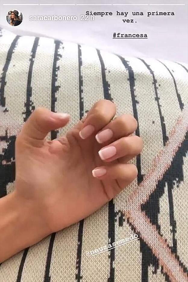 Sara Carbonero mostraba en stories su nueva manicura.