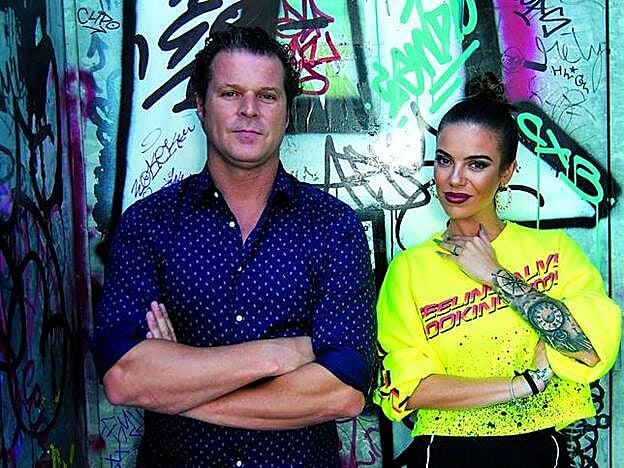 Jota Abril junto a María Isabel durante la entrevista.