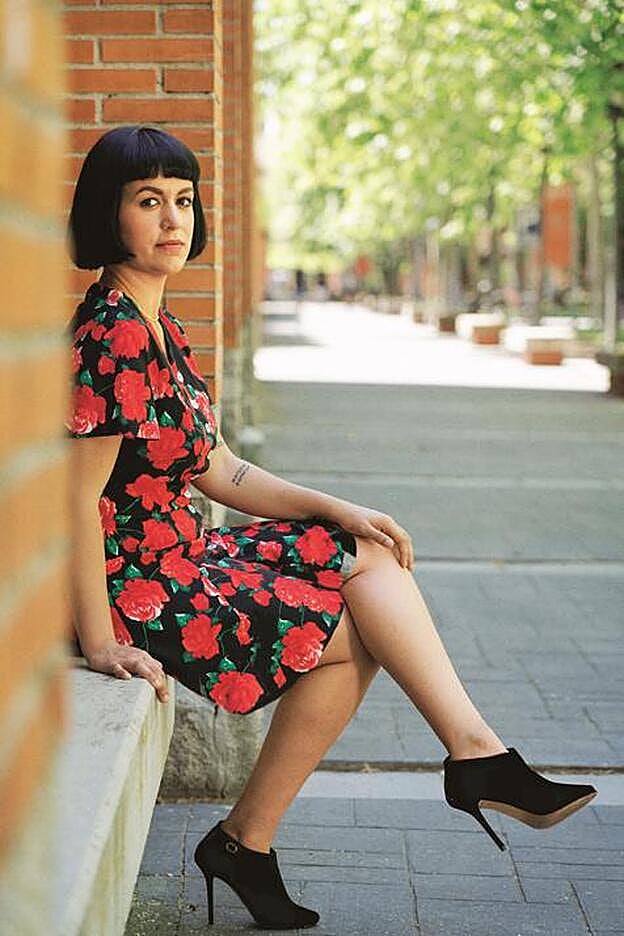 Marta, lleva vestido de su propia colección, joyas de Aristocrazy y zapatos de Liu Jo.