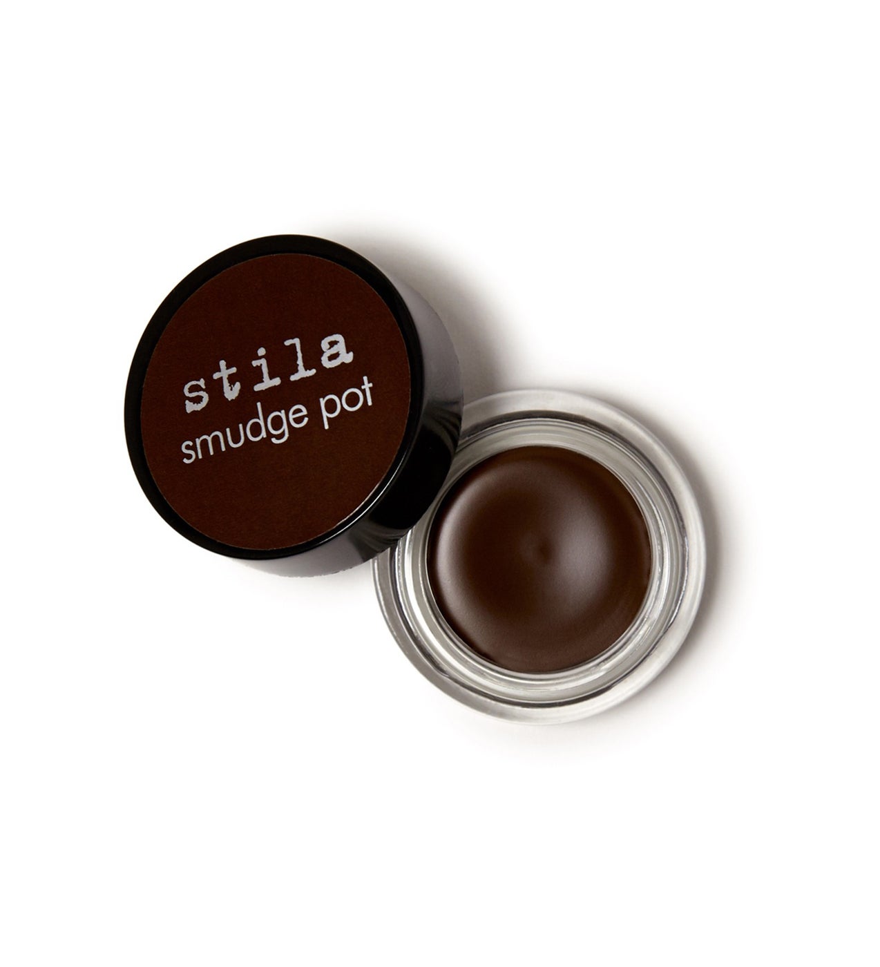 Delineador en gel-crema oil free con fórmula waterproof de alta fijación. Puedes aplicarla como eyelinero como waterliner y también crear looks ahumados súper intensos sin temor a desbordamientos indeseables. (23 €).