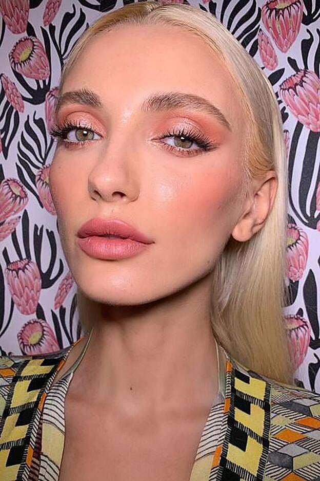 El maquillaje romántico de Sofia Tilbury para Temperley London.