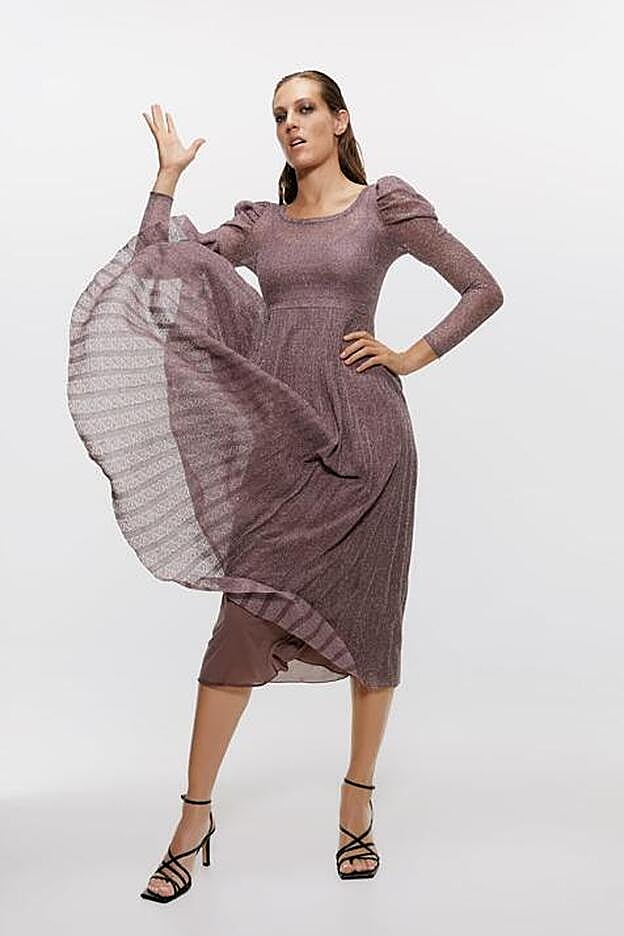 Este es el vestido de Zara que Collage Vintage ha llevado en París.