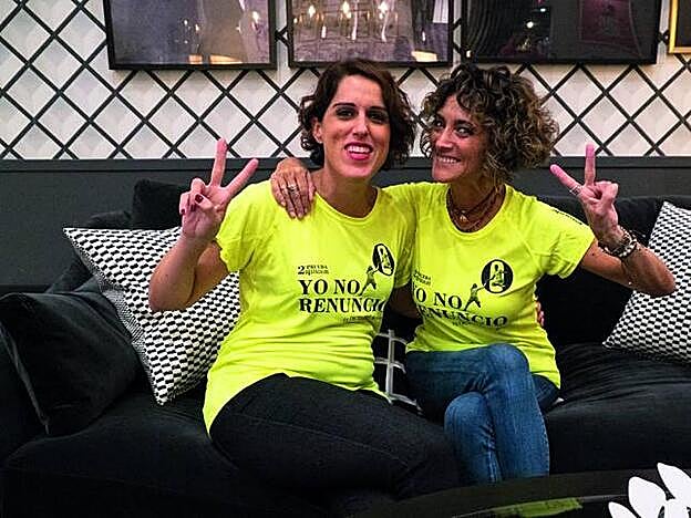 Ana García Lozano durante la entrevista con Laura Baena.