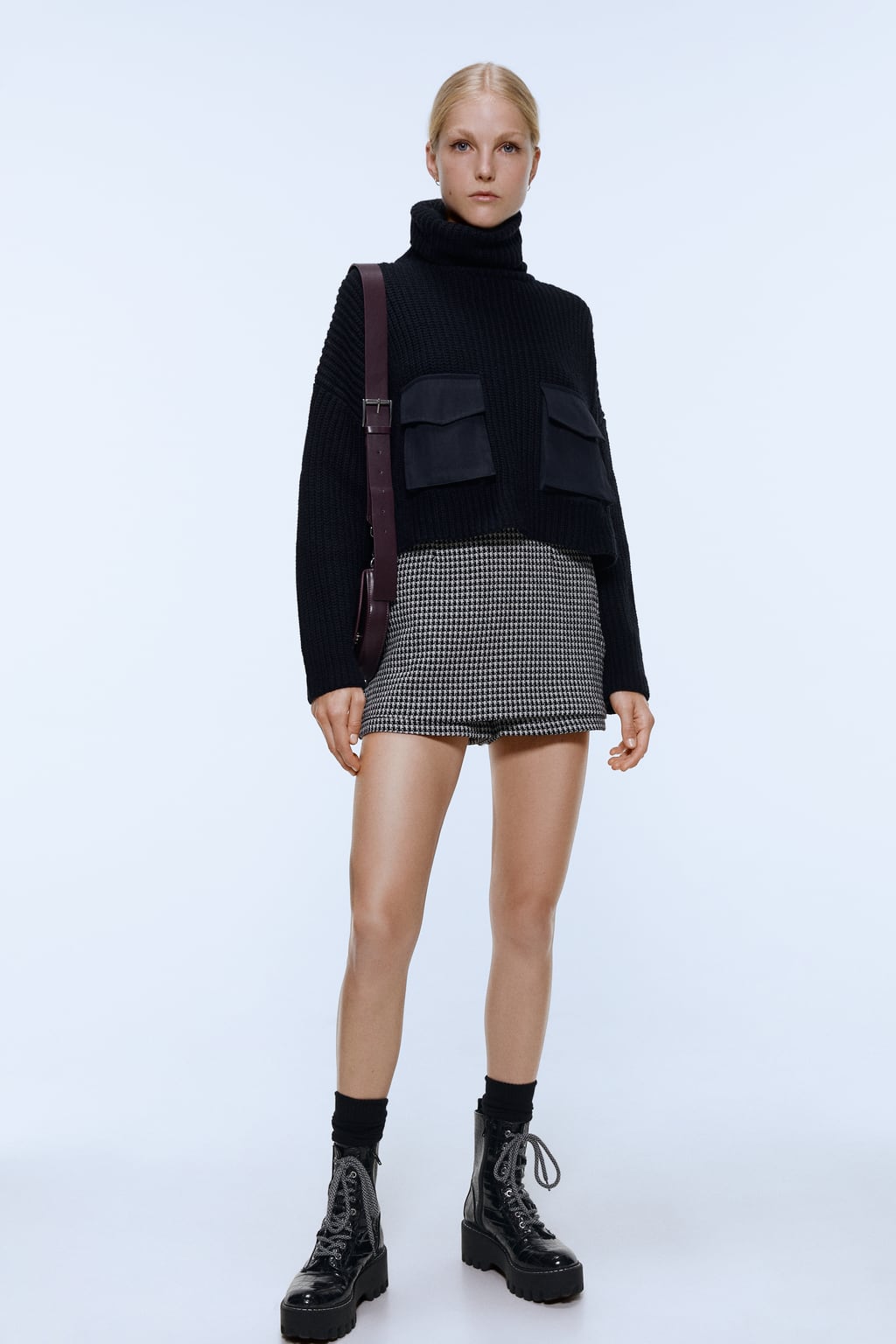 Falda pantalón de Zara con estampado de cuadros vichy. (22,95 euros).