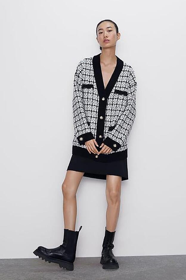 Esta chaqueta de zara podría haber salido, directamente, del taller de Chanel. Y por un precio increíble.