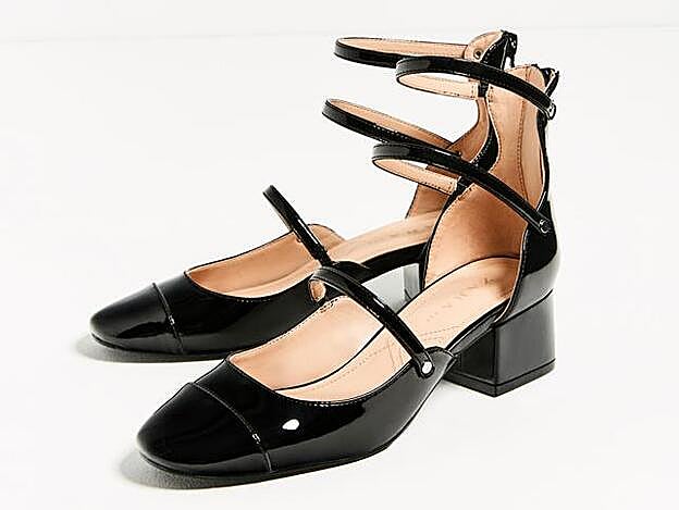 Estos son los zapatos de Zara de charol que ha llevado Grace Villarreal.