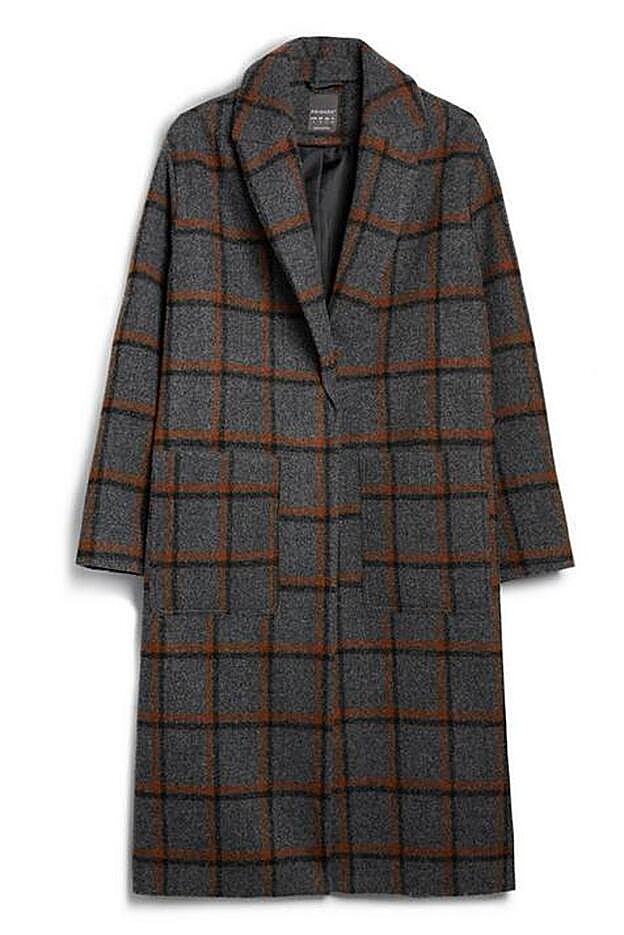 Abrigo gris y naranja de Primark (40 euros).