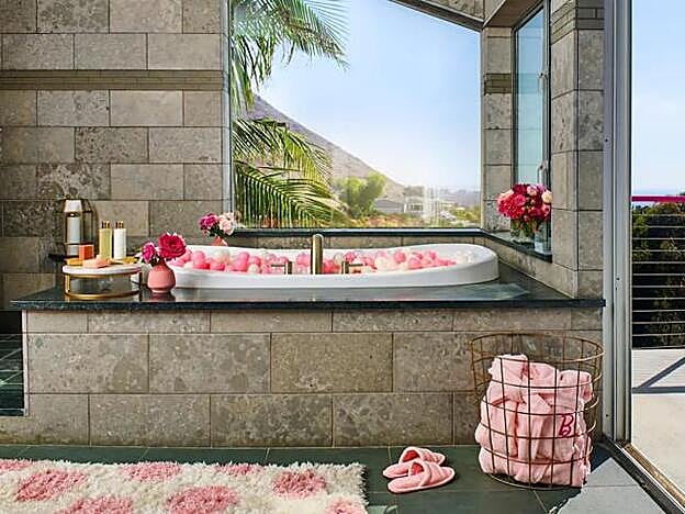 El jacuzzi de la mansión de Barbie Malibú.