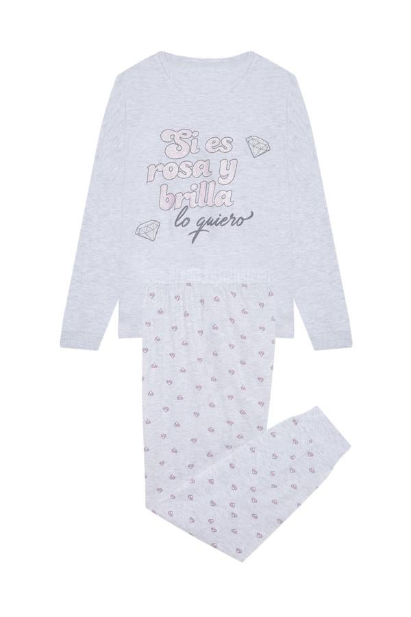 "Si es rosa y brilla, lo quiero". Nosotras sí que queremos este pijama con mensaje.