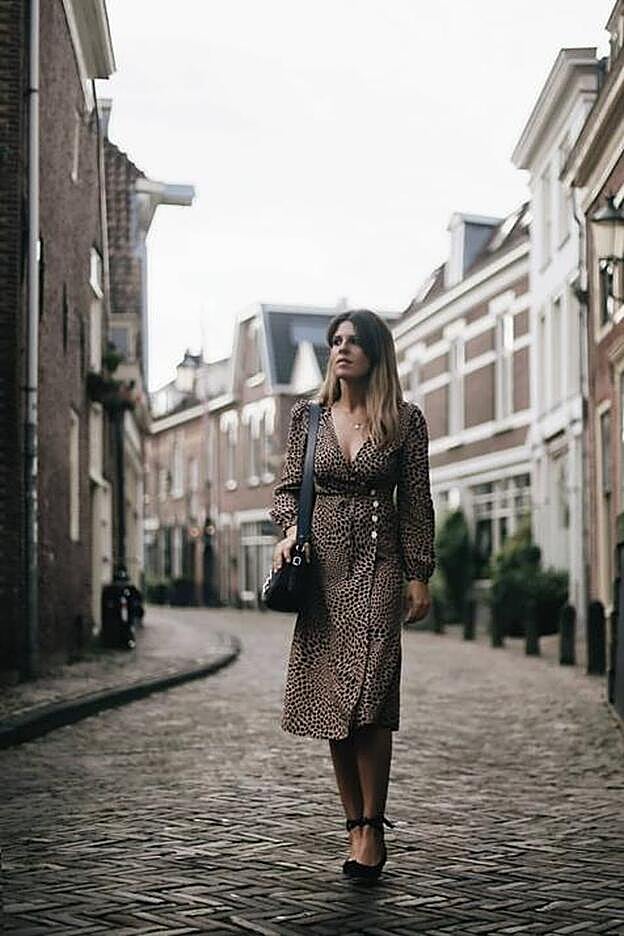 Pincha en la imagen para descubrir los mejores looks de entretiempo para ir a la oficina.