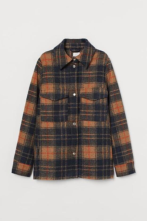 Galería. Una de las chaquetas recién llegadas a la nueva colección de H&M. Pincha en la imagen para ver los zapatos más bonitos de Mery Turiel.