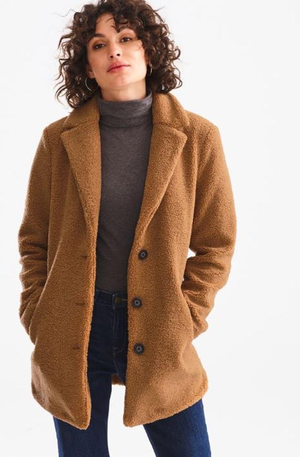 En C&A apuestan por el clásico en color caramelo. Cuesta 69,90 euros.
