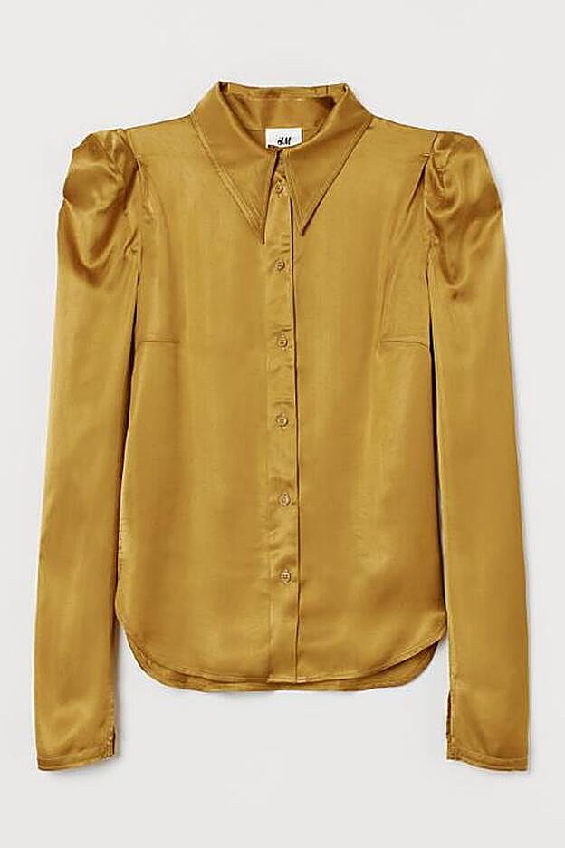 La camisa de satén de H&M que ha llevado Paula Ordovás.