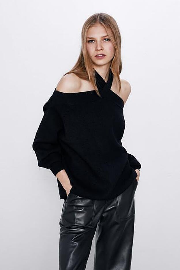 El jersey de Zara que lleva Teresa Bass, en su versión en negro.