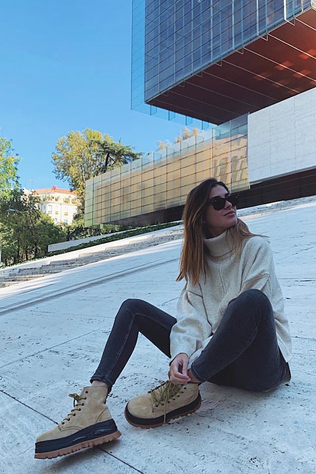 Las botas de montaña de Mery Turiel son de la firma Coolway.