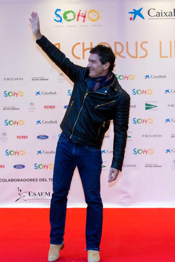 Antonio Banderas estaba emocionado ante el estreno de la obra que dirige y protagoniza, 'A chorus line' en el el nuevo teatro Soho de Málaga. Una noche en la que se rodeó de todos sus amigos.