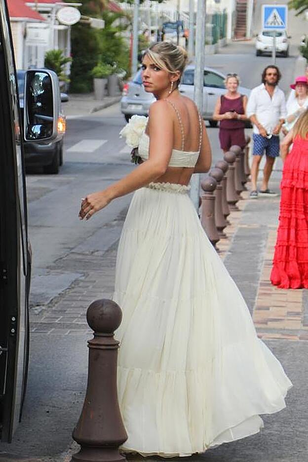 La hermana de la novia, Alex Windsor, de riguroso blanco.