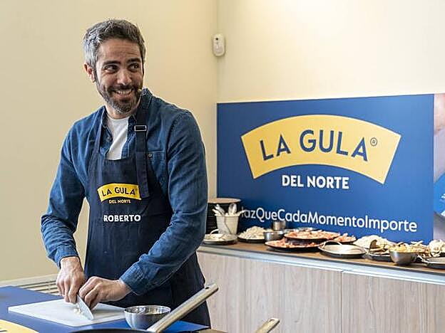 Roberto Leal cocinando con La Gula del Norte.