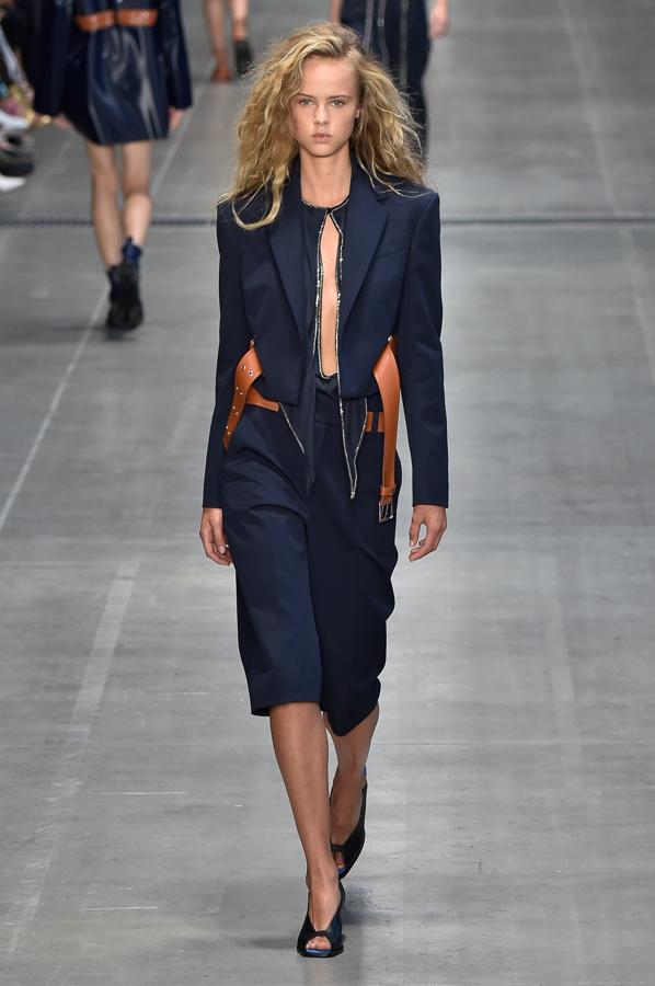 Sportmax también contó con Olivia Vinten en su casting de modelos para presentar la colección primavera-verano 2020 en la Semana de la Moda de Milán.