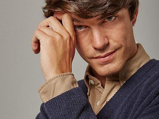 Jersey de pico de lana Lambswool, una lana reconocida como un tejido muy fino ya que una oveja sólo puede darla una vez en su vida