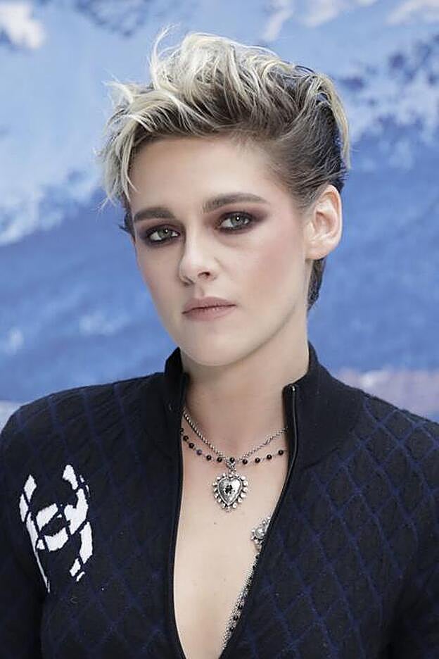 Un intenso trabajo con productos de acabado par un estilo años 80.