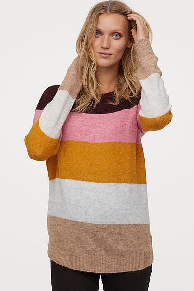 La diversidad tonal de la prenda es indiscutible.