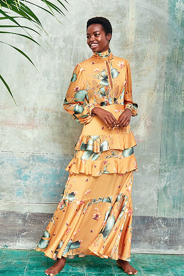 La modelo María Borges luce el vestido más espectacular de este avance de la colección de Johanna Ortiz para H&M.