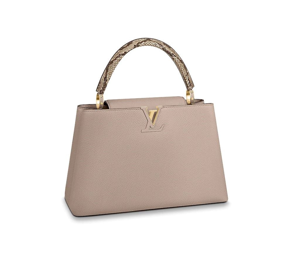 Un bolso icónico y atemporal como el Capucines de Louis Vuitton (4.350 euros).